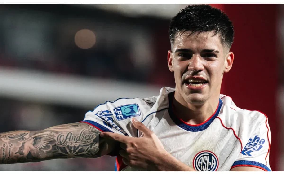 Jugador de San Lorenzo celebrando un gol