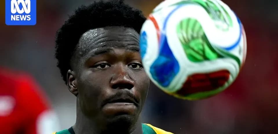 Jugador controlando el balón en un partido