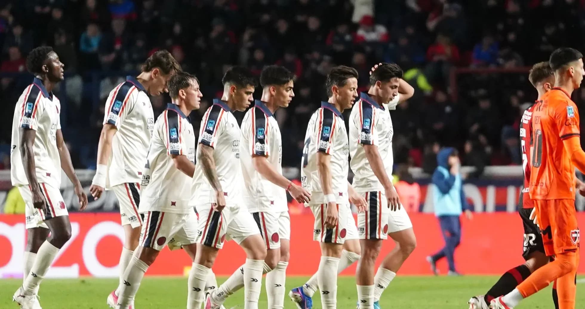 Jugadores de San Lorenzo en el partido
