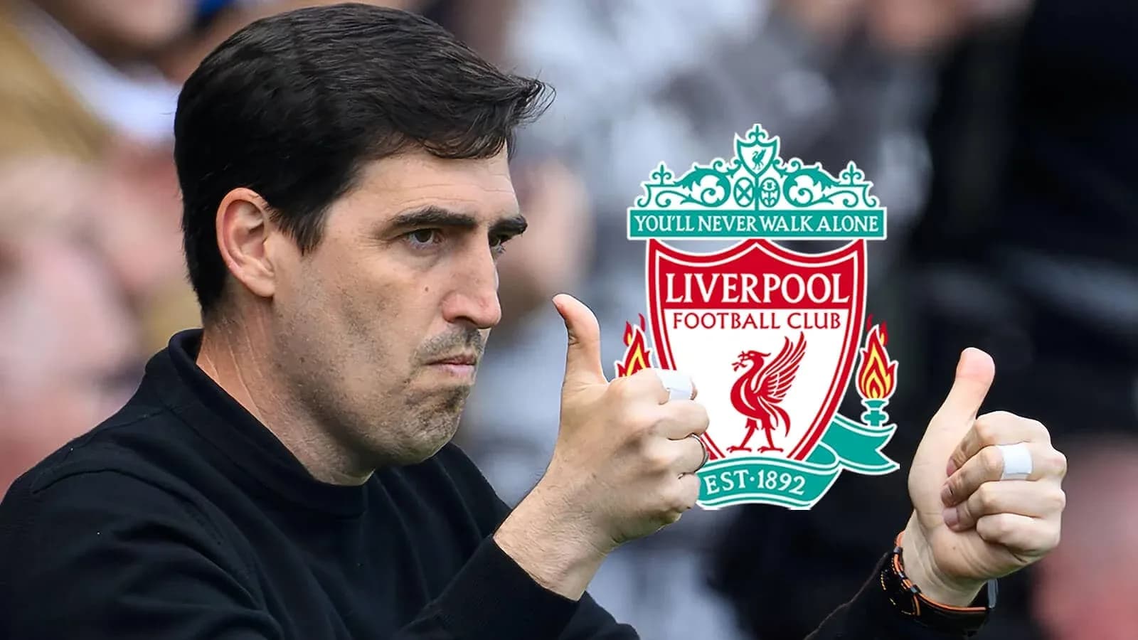 Entrenador dando pulgar arriba con logo de Liverpool