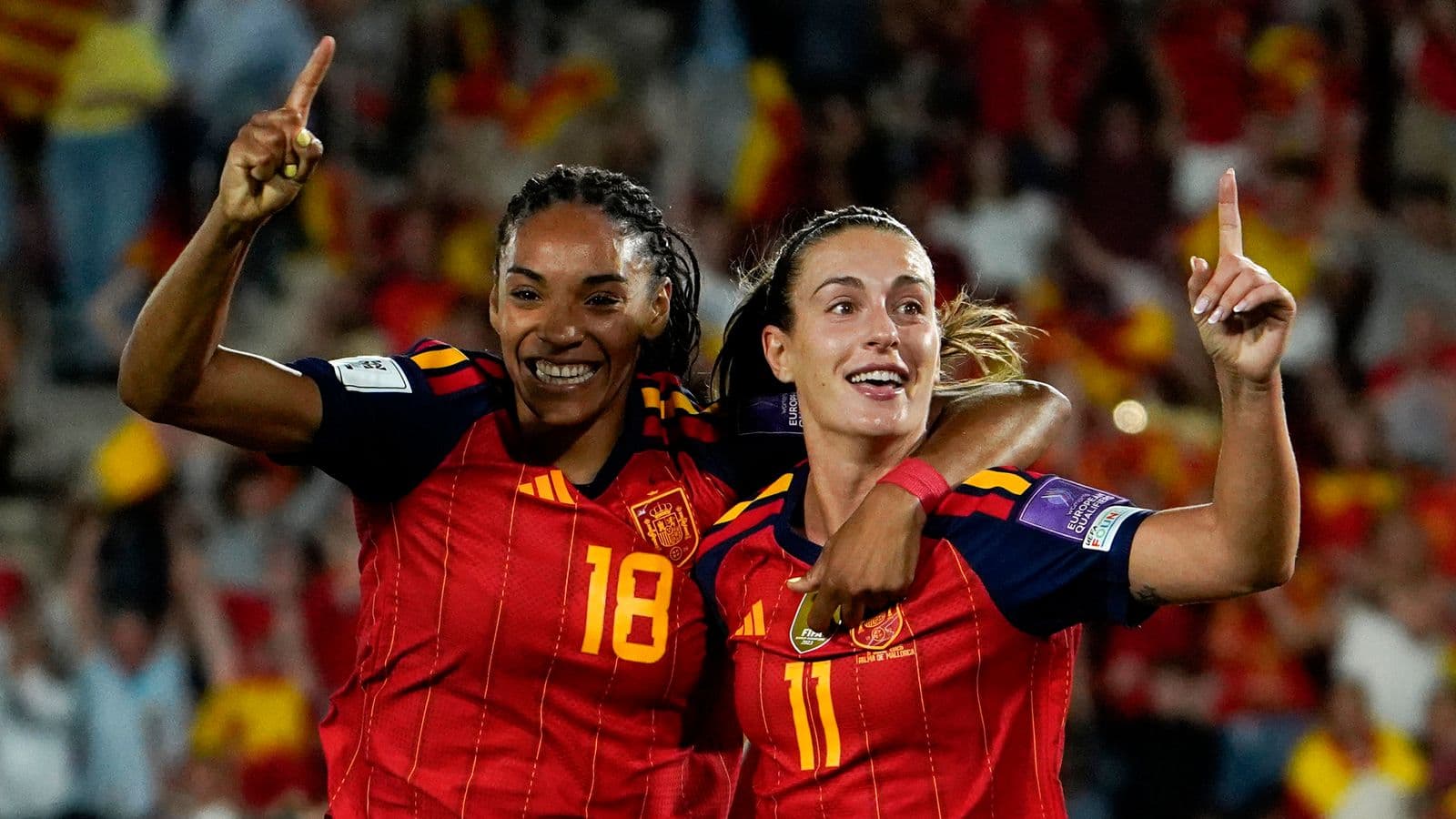 Jugadoras de España celebrando un gol en partido