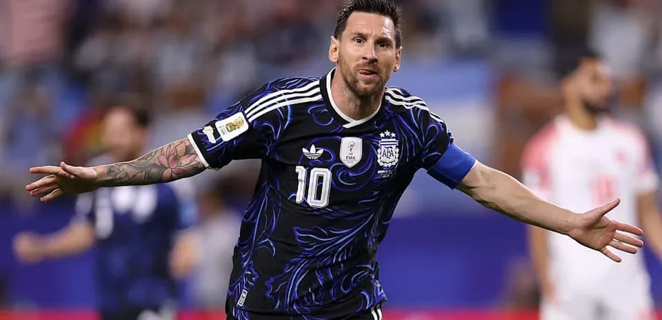 Lionel Messi celebrando un gol en partido