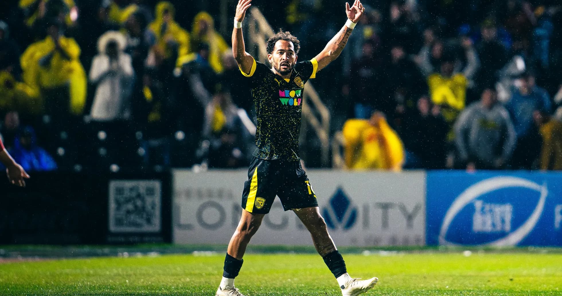 Jugador de New Mexico United en acción durante el partido