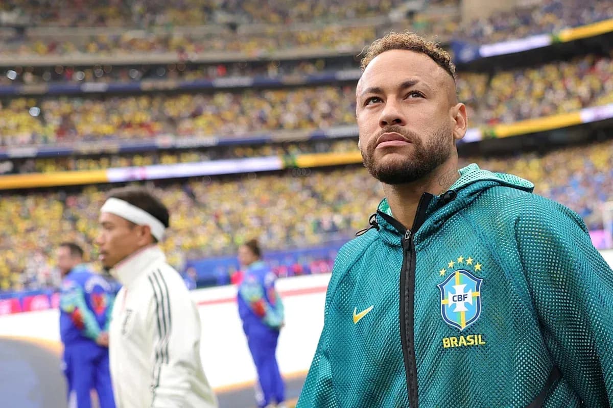 Neymar observando el estadio antes del partido
