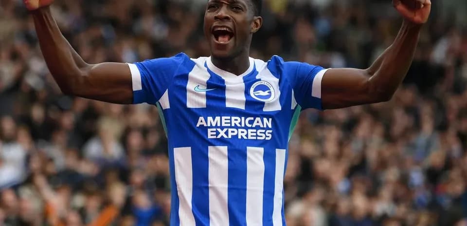 Jugador de Brighton celebrando un gol en el estadio