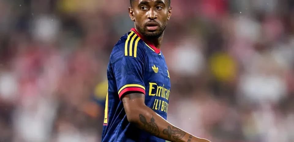 Jugador de Arsenal en el campo durante partido