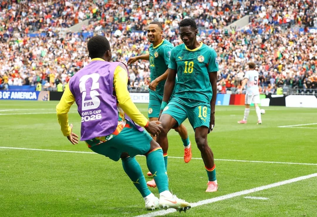 Jugadores de Senegal celebrando un gol