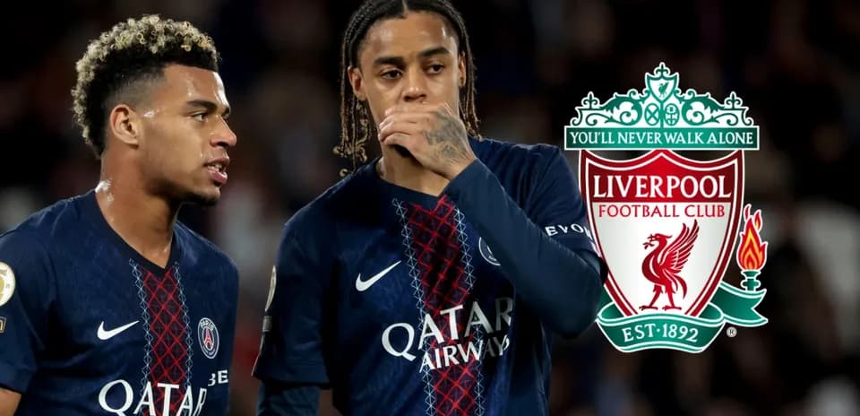 Dos jugadores de PSG en el campo durante un partido