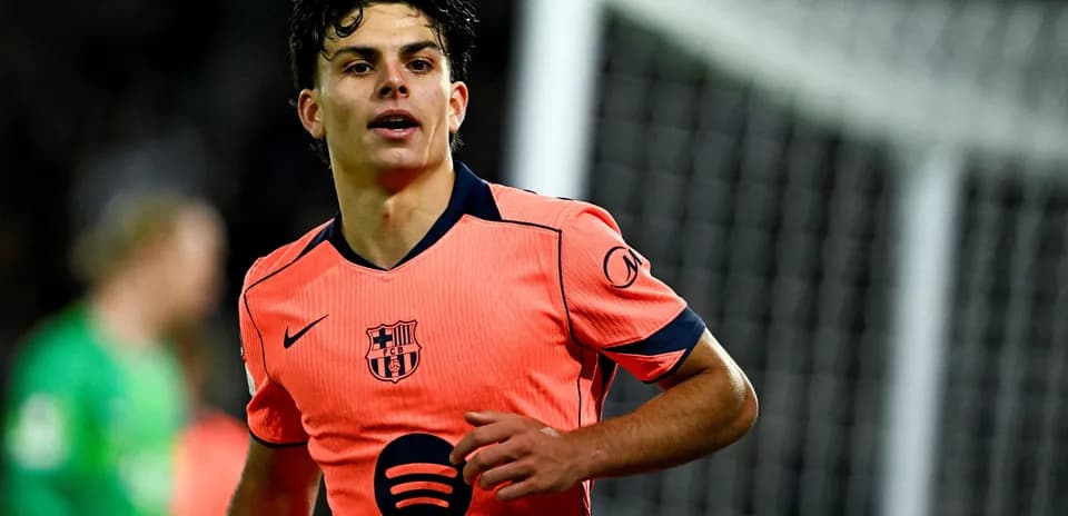 Jugador de Barcelona en acción durante el partido