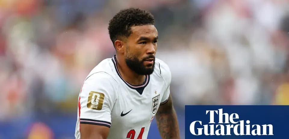 Jugador de Inglaterra corriendo durante un partido