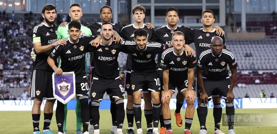 Equipo de Qarabag antes del partido