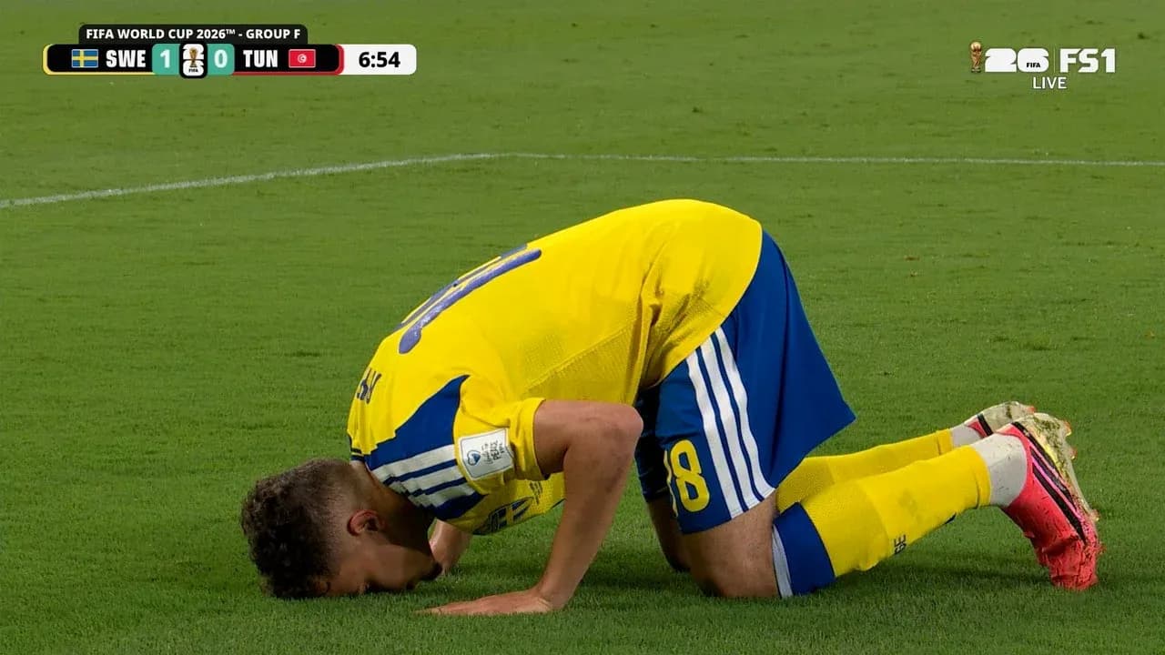 Jugador de Suecia celebrando un gol
