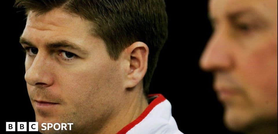 Steven Gerrard en conferencia de prensa