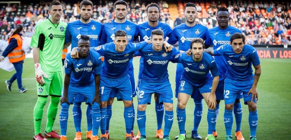 Equipo de Getafe posando antes del partido