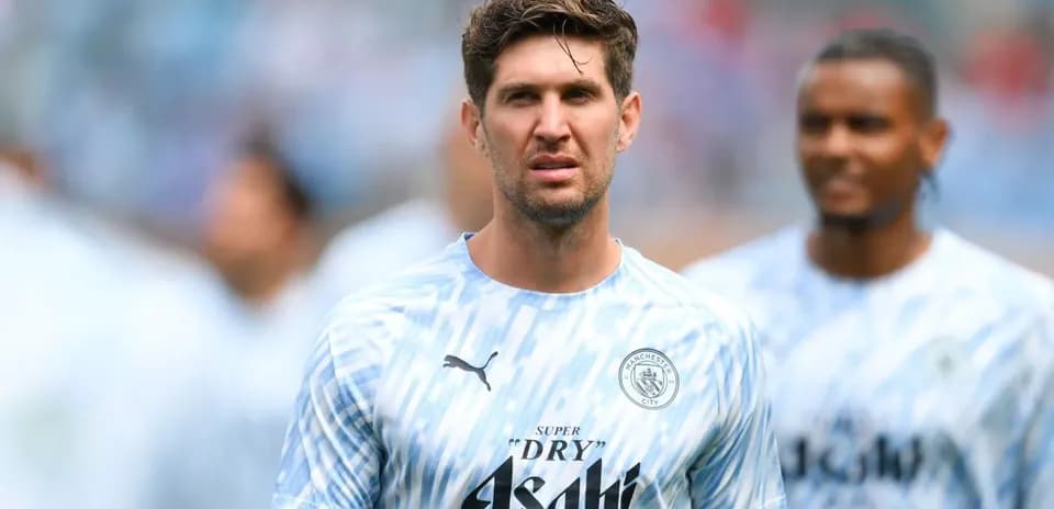 Jugador de Manchester City en uniforme antes del partido