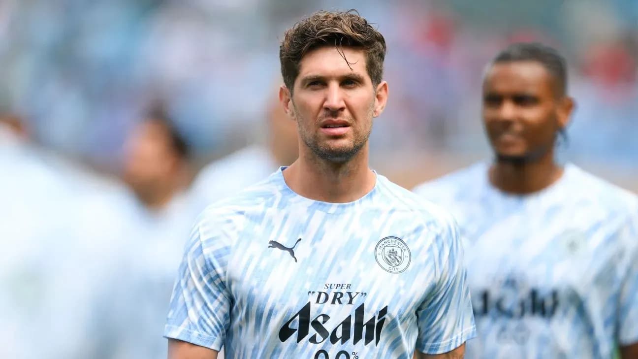 Jugador de Manchester City en uniforme antes del partido
