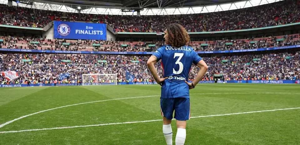 Cucurella de Chelsea en Wembley durante la final