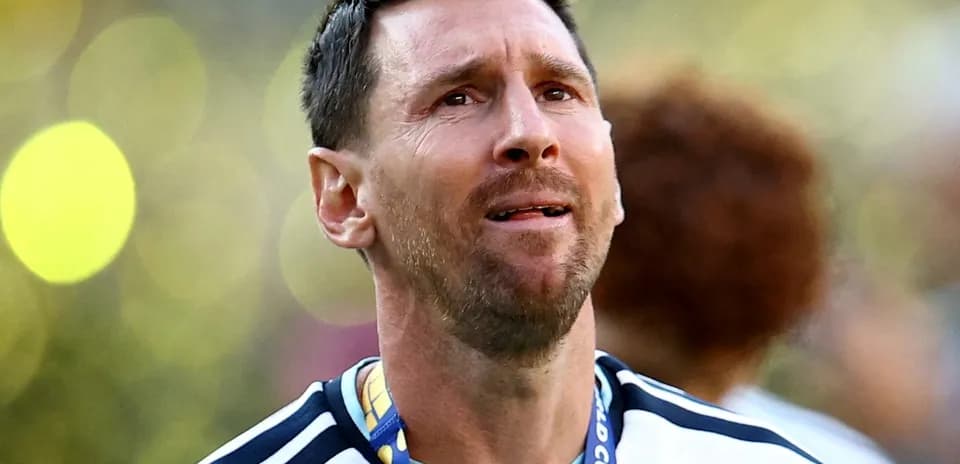 Jugador argentino con medalla en el cuello
