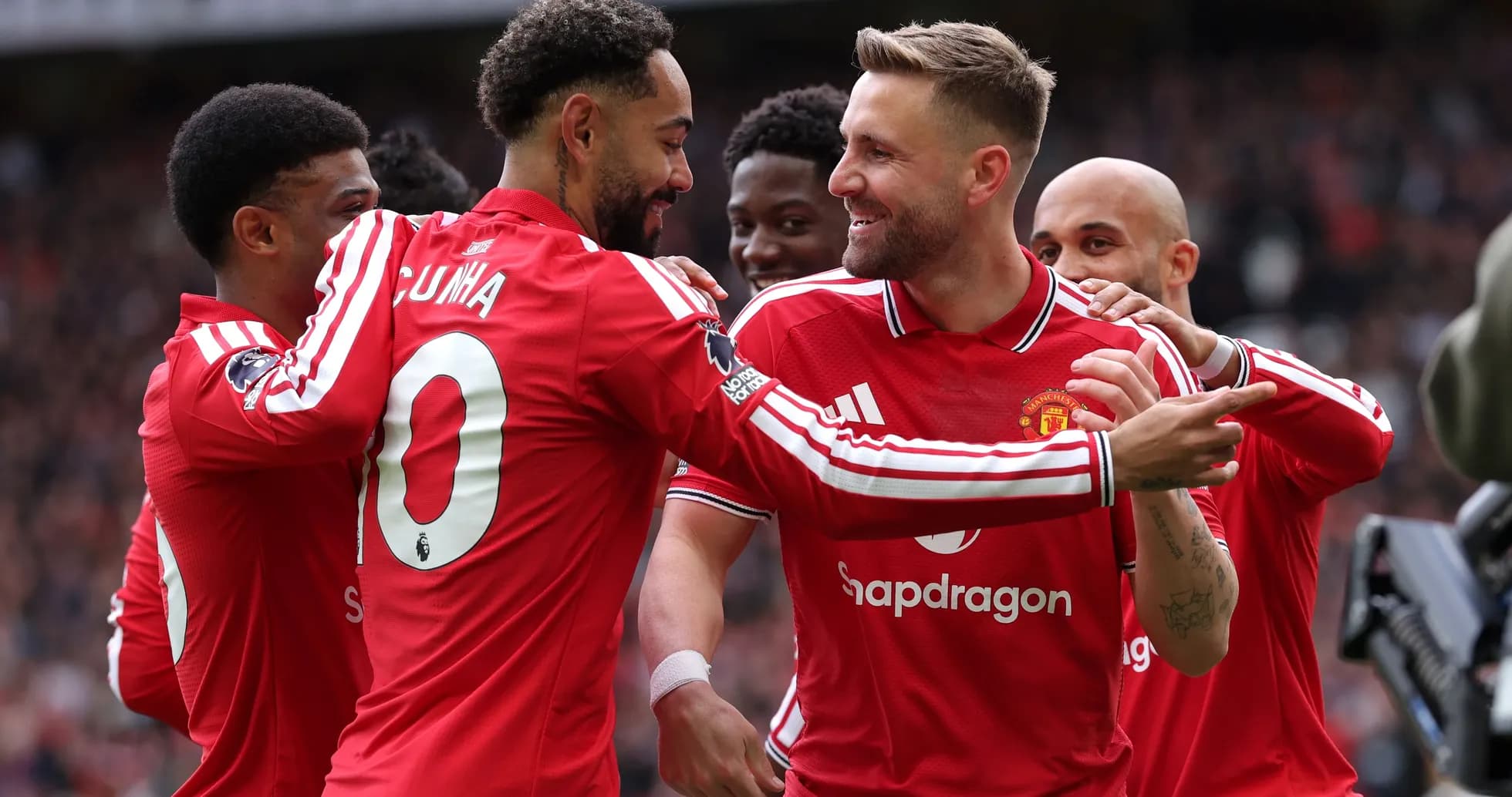 Jugadores de Manchester United celebrando un gol
