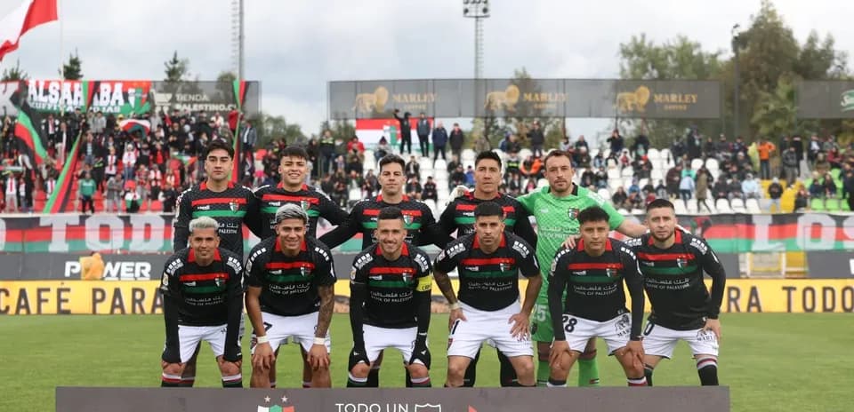 Plantel de Palestino posando para la foto