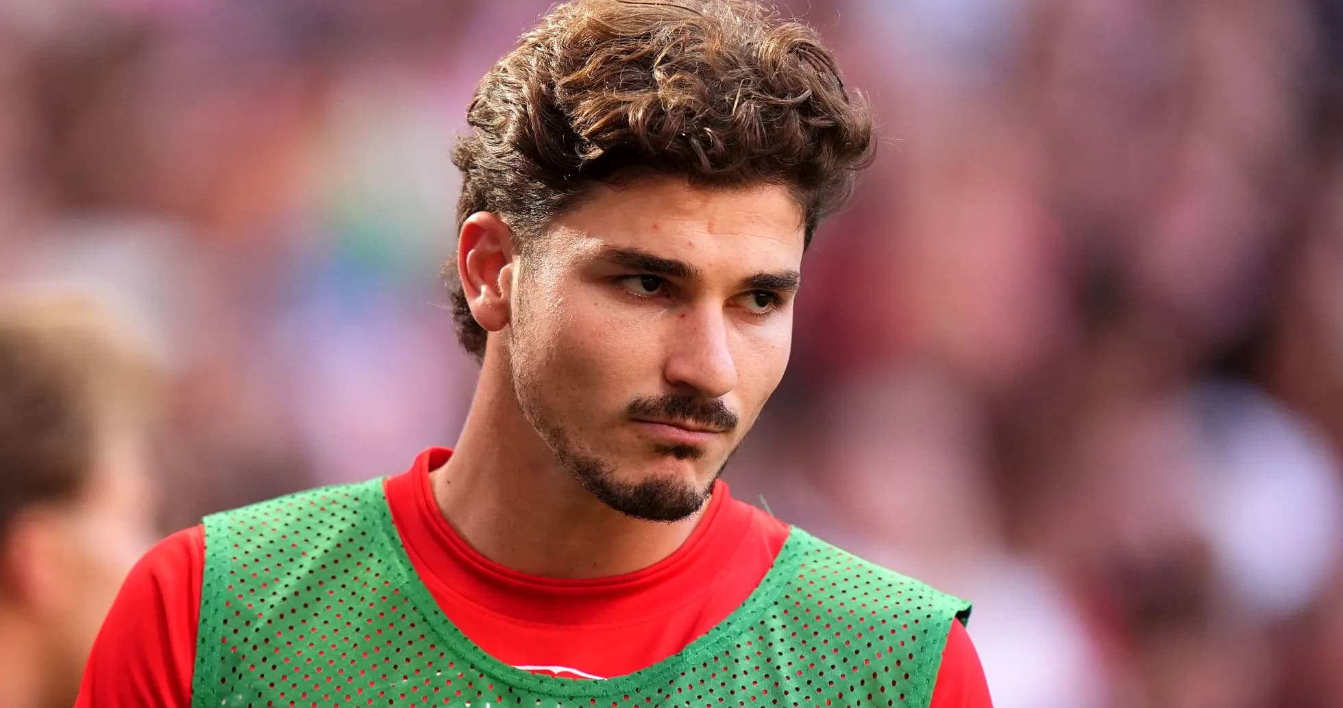 Jugador en el banquillo durante un partido