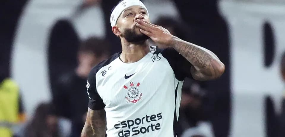 Jugador de Corinthians celebrando un gol con gesto