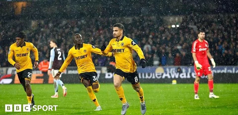 Jugador celebrando un gol en partido de fútbol
