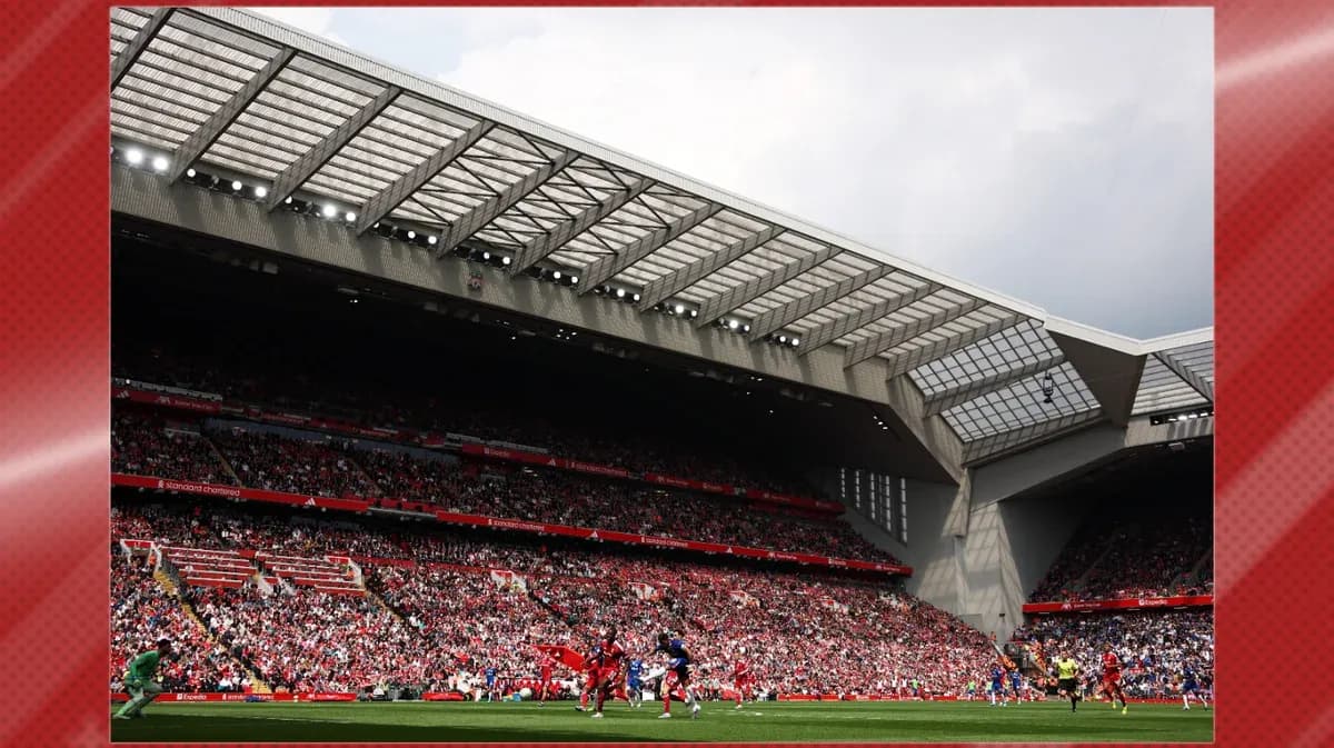 Estadio lleno durante un partido de fútbol