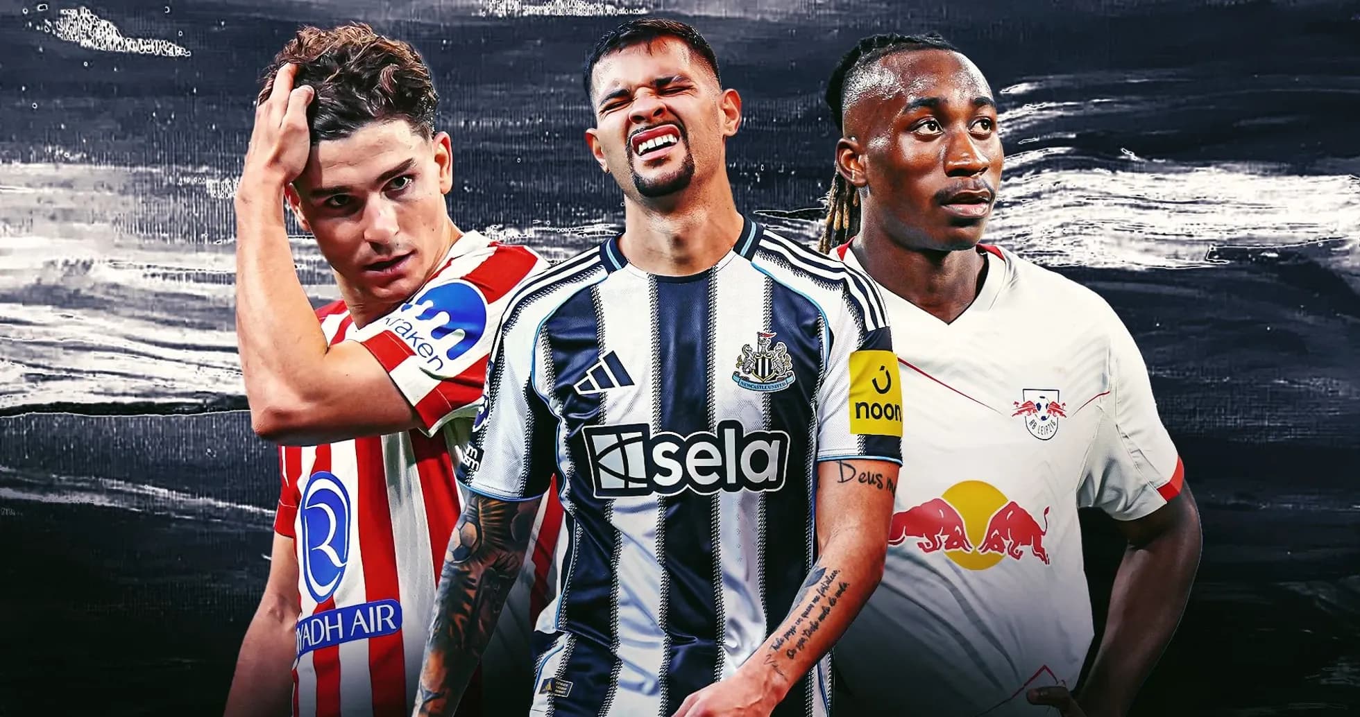 Tres jugadores de fútbol en camisetas de clubes diferentes