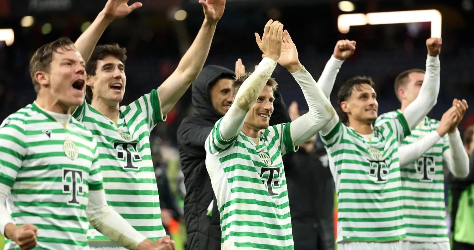Jugadores de Ferencvarosi celebrando la victoria