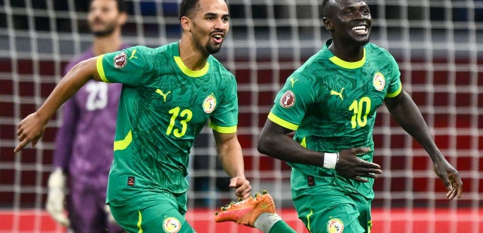 Jugadores de Senegal celebrando un gol durante el partido