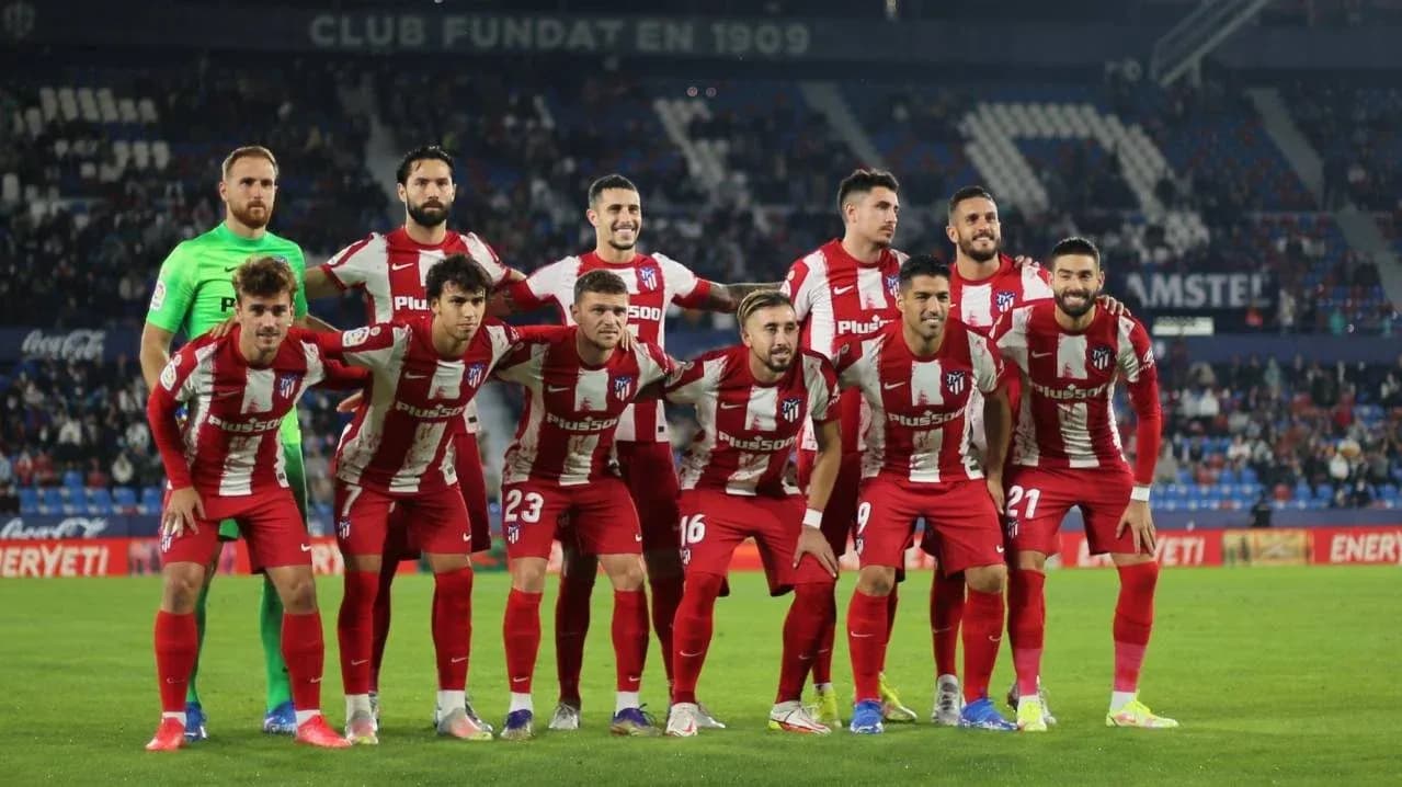 Equipo del Atlético de Madrid posando para la foto