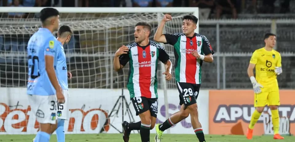 Jugadores de Palestino celebrando un gol