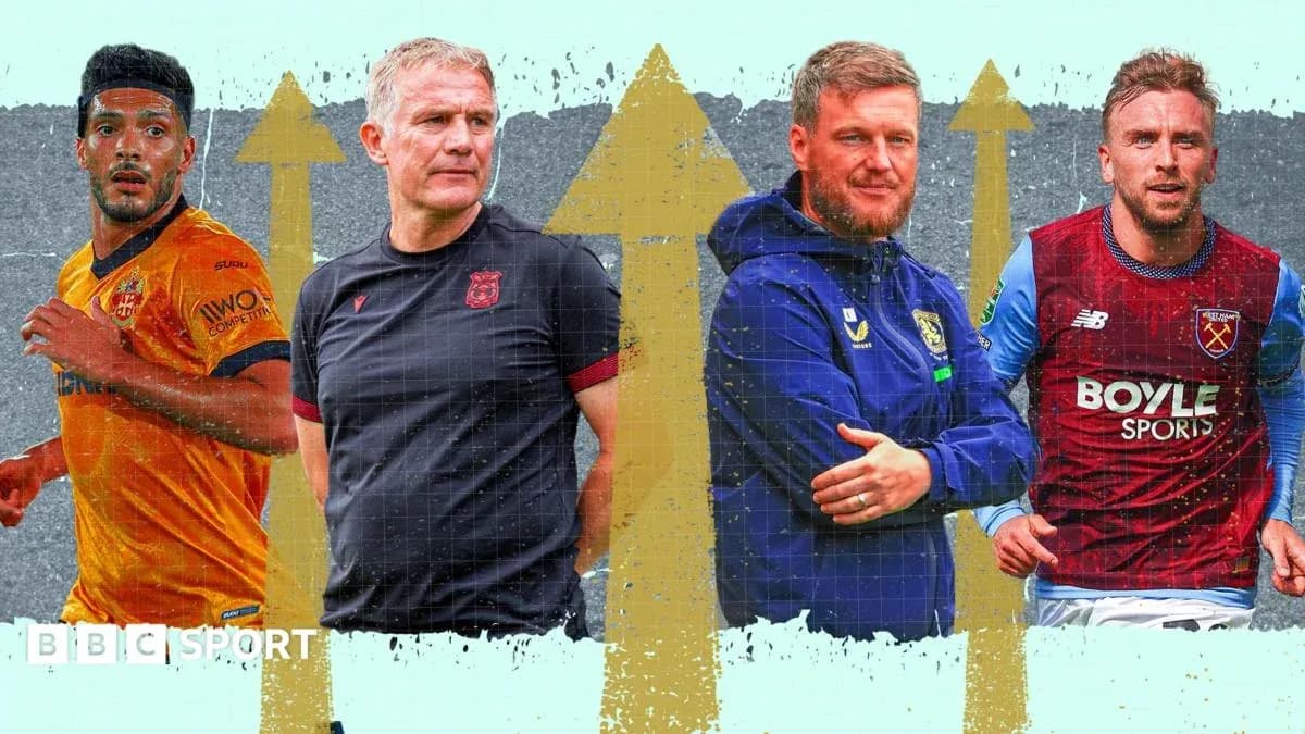 Jugadores y entrenadores de fútbol con gráficos de progreso