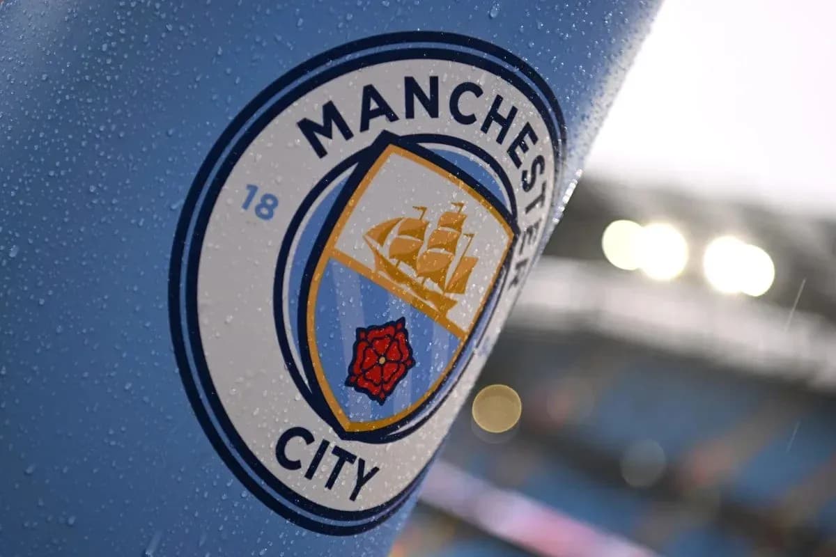 Logotipo de Manchester City con gotas de agua