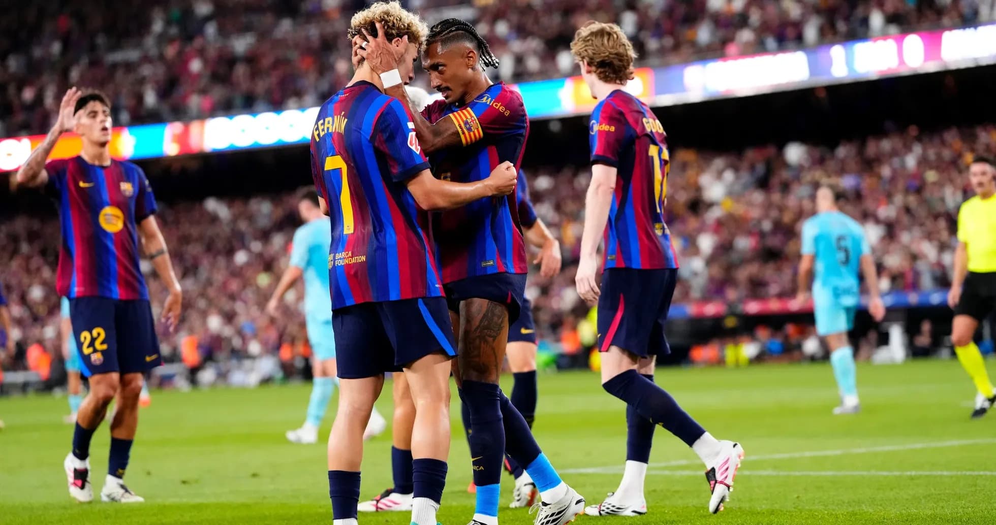 Jugadores de Barcelona celebrando un gol