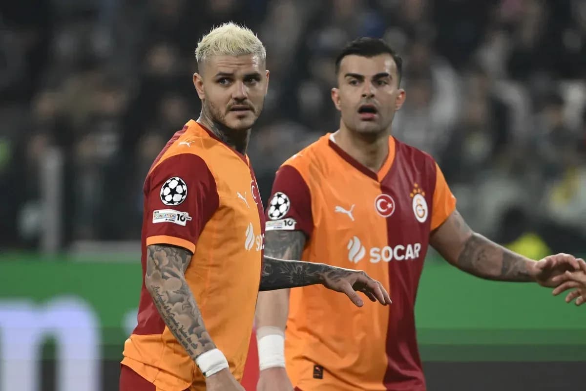 Jugadores de Galatasaray en partido de Champions League