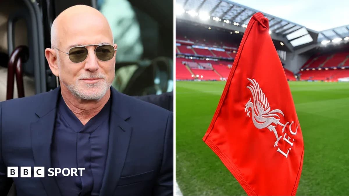 Bandera de Liverpool en el estadio Anfield