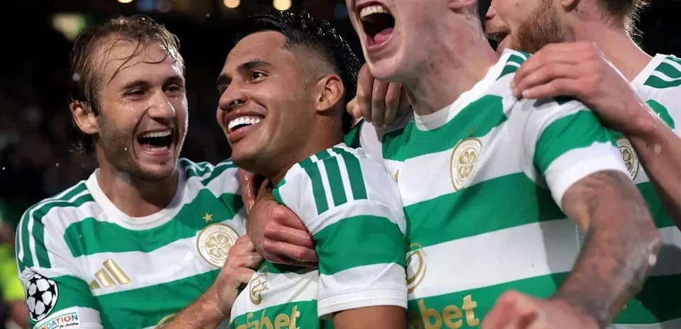 Jugadores del Celtic celebrando un gol