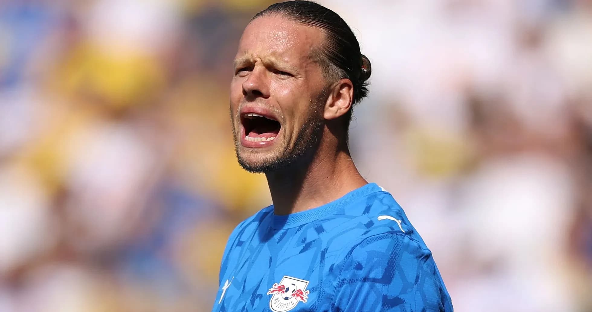 Portero gritando durante un partido de fútbol