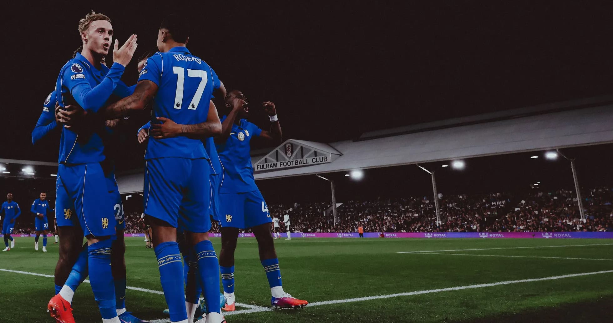 Jugadores de Chelsea celebrando un gol en Fulham