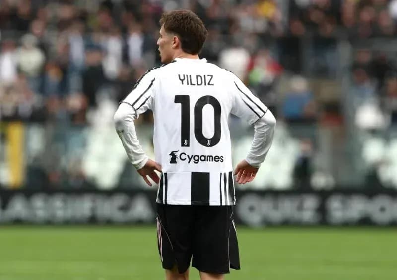 Jugador de fútbol con camiseta de la Juventus