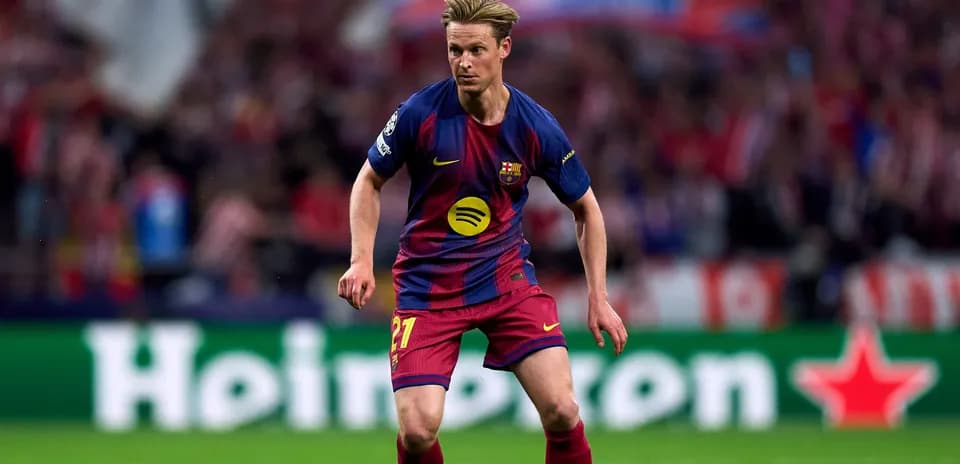 Jugador de Barcelona en acción durante el partido