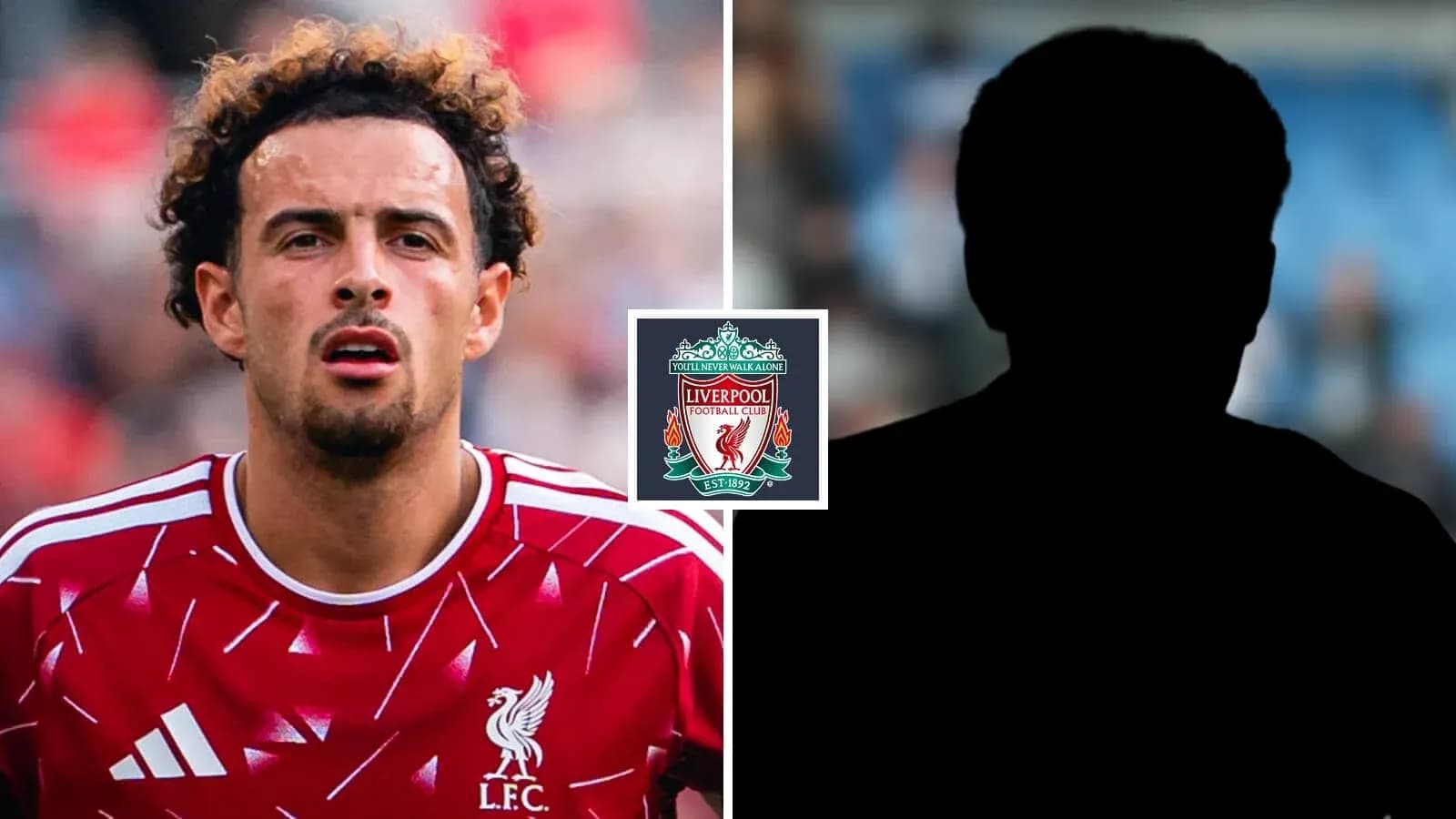 Jugador de Liverpool en camiseta roja durante partido