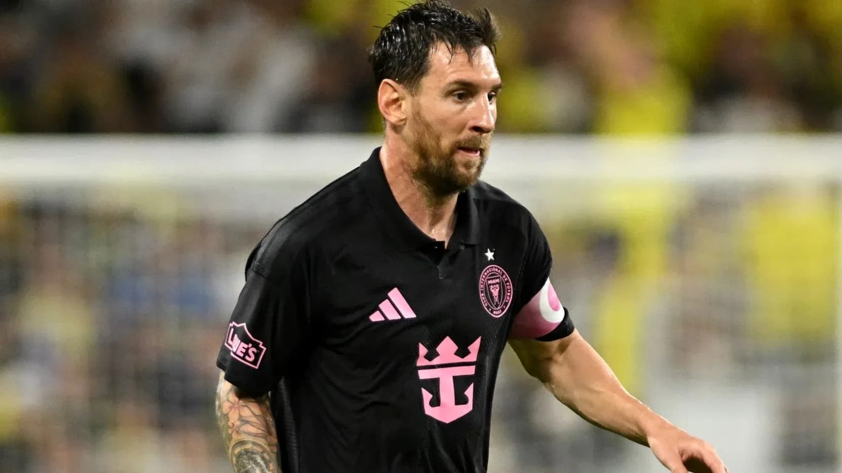 Jugador de Inter Miami corriendo durante un partido