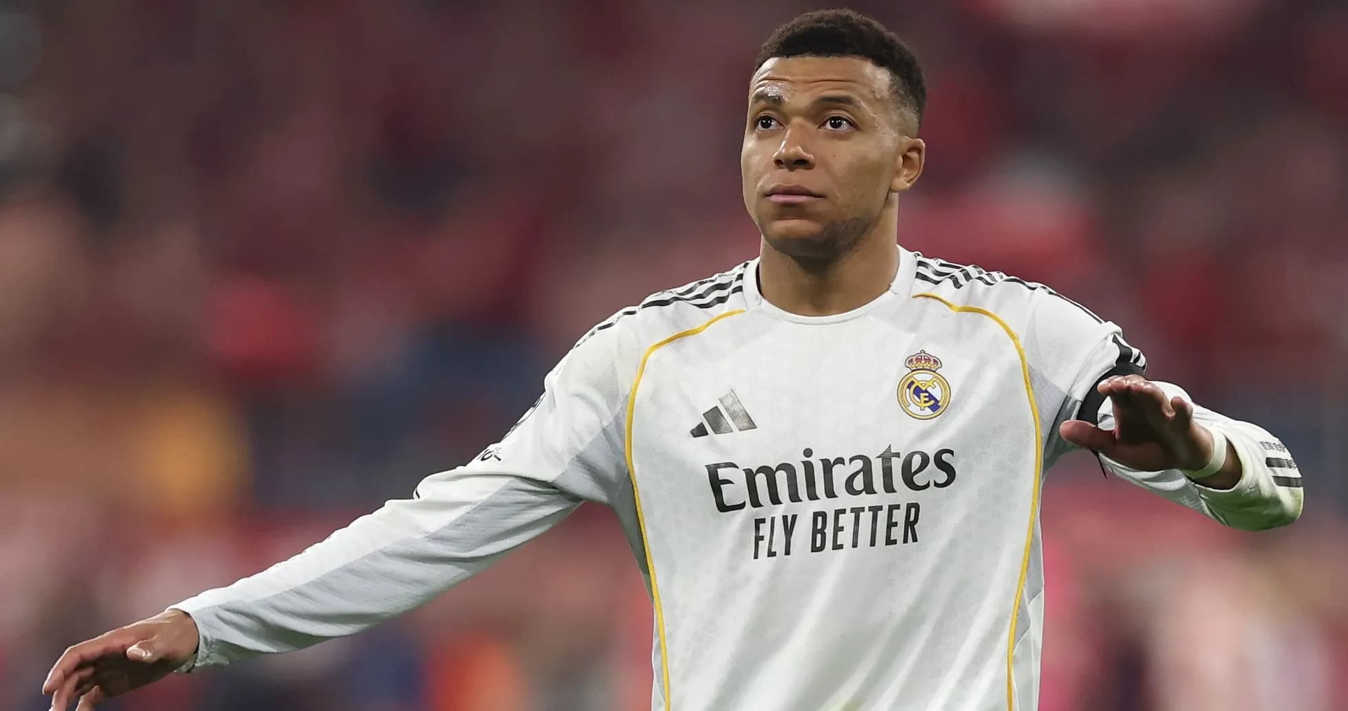 Jugador de Real Madrid en acción durante el partido