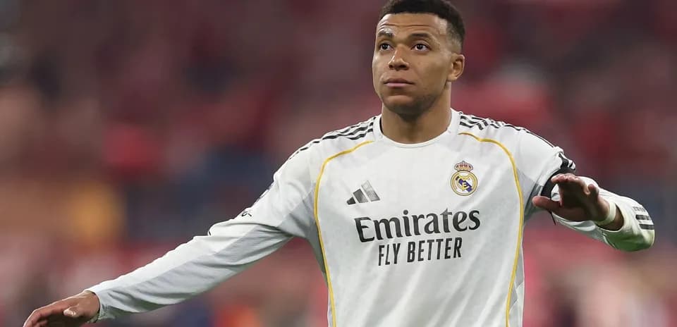 Jugador de Real Madrid en acción durante el partido