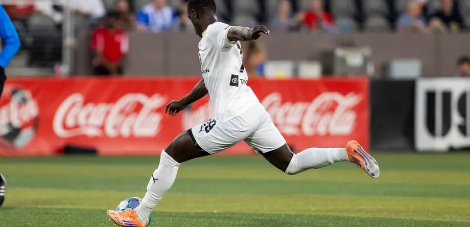Jugador de Birmingham Legion en acción durante partido