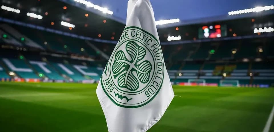 Bandera del Celtic Football Club en el estadio