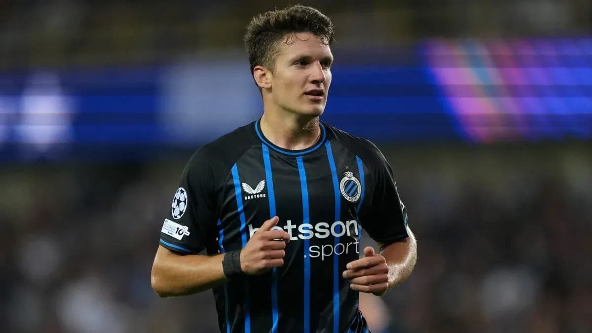 Jugador de Club Brugge en acción durante el partido